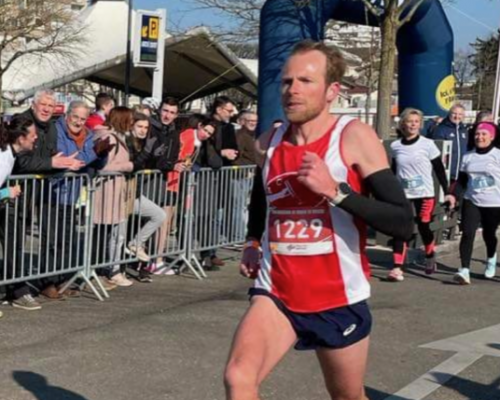 Énorme – Renaud Jaillardon pulvérise le record du club au Marathon à Paris